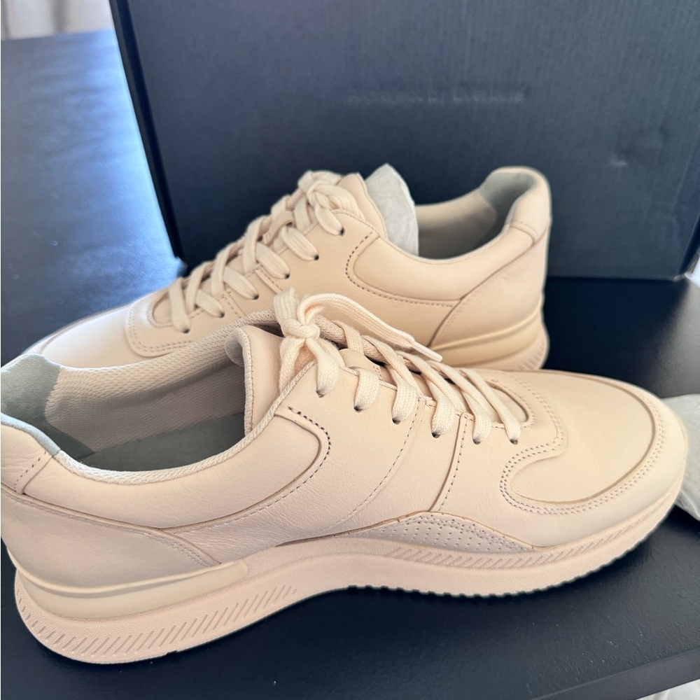 Everlane tread the trainer in blush (pale pink)size 9.5 male 11.5 female new